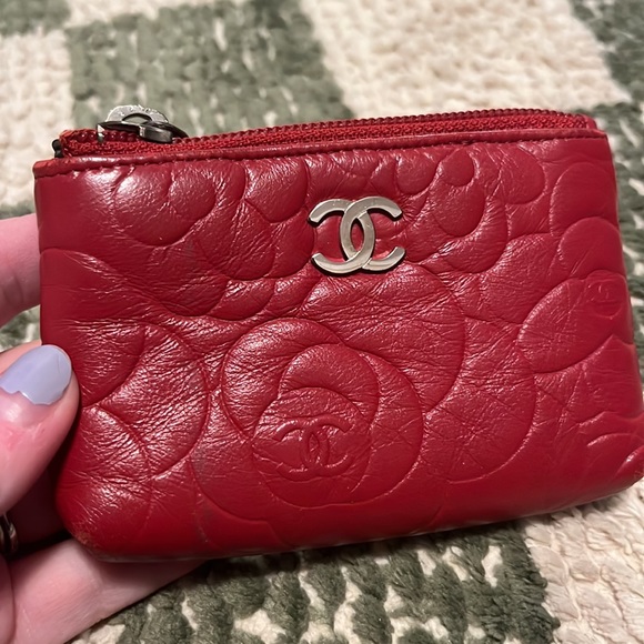 CHANEL lambskin camellia red coin purse - Picture 4 of 6